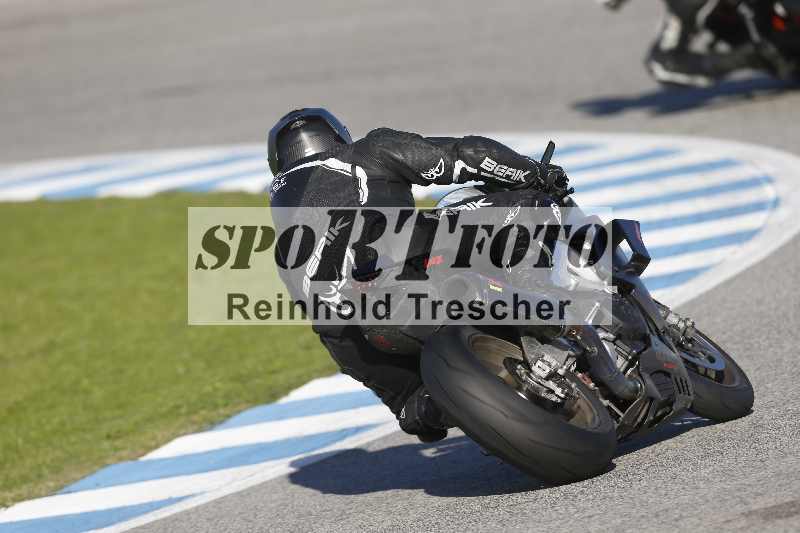 /02 28.-31.01.2025 Moto Center Thun Jerez/gruen-green/83